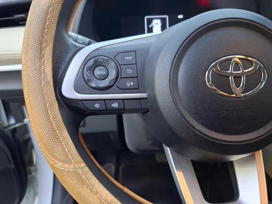 2024 Toyota Yaris  Y Plus 