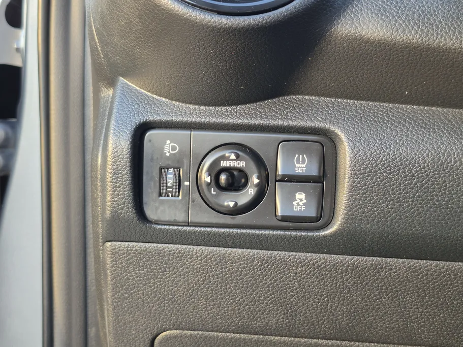 2023 Kia Pegas LX 