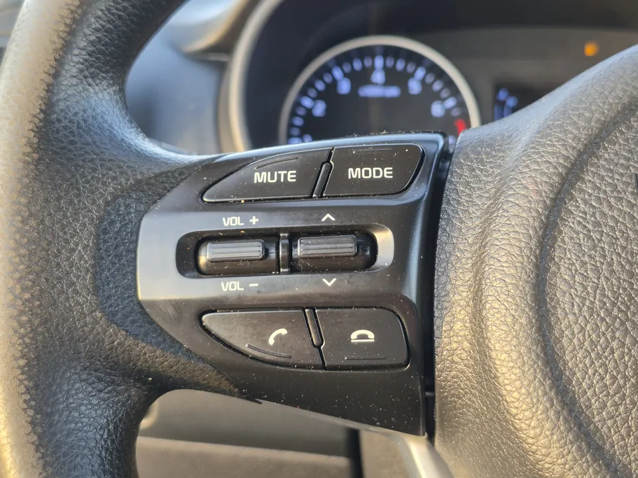 2023 Kia Pegas LX 