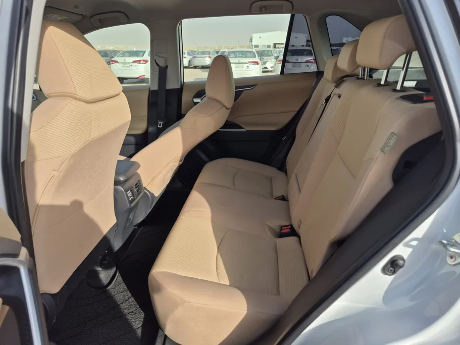 2024 Toyota RAV4 LE 