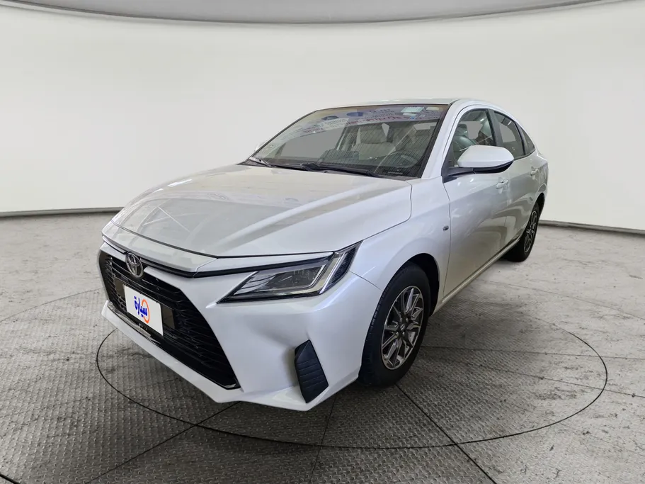 2023 Toyota Yaris  Y 