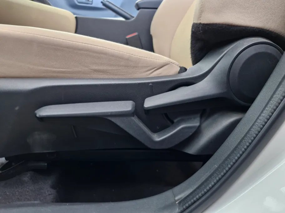 2023 Toyota Yaris  Y 