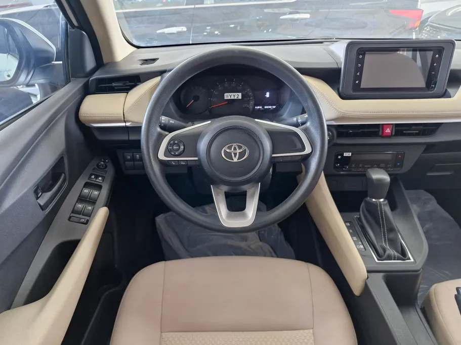 2023 Toyota Yaris  Y 