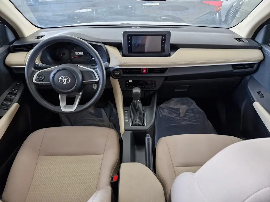 2023 Toyota Yaris  Y 