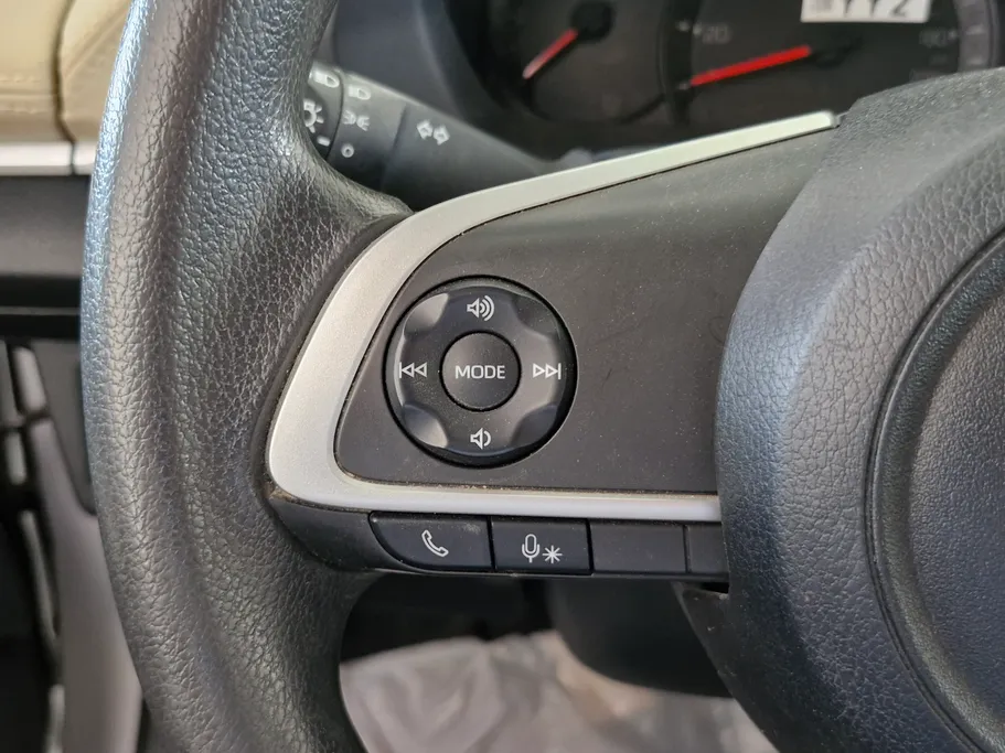 2023 Toyota Yaris  Y 