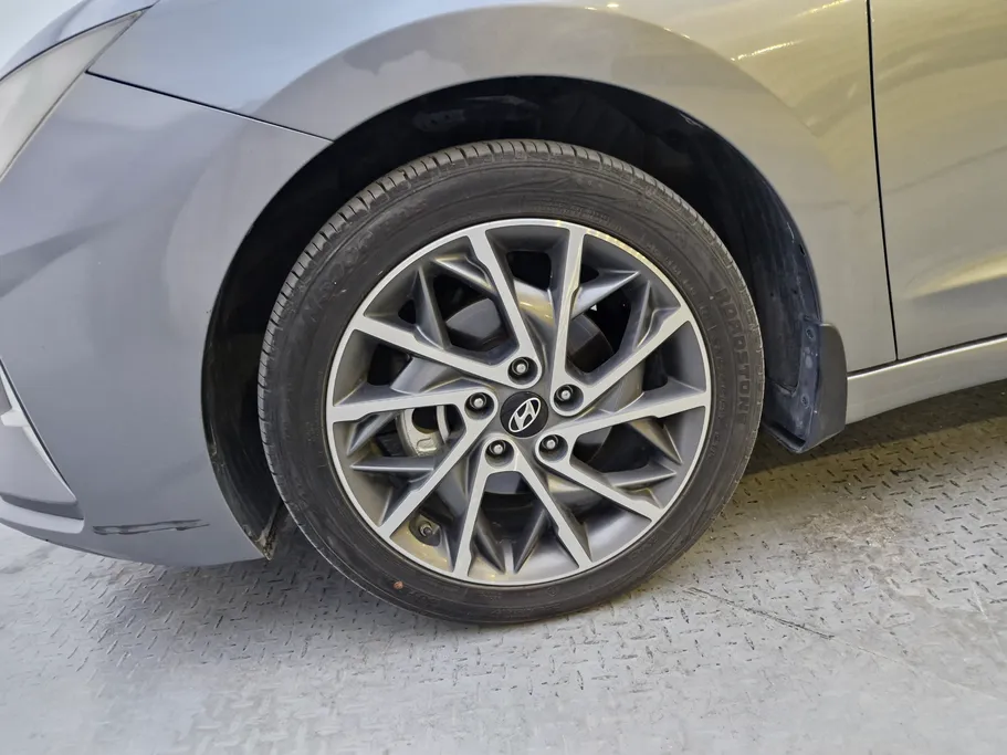 2019 Hyundai Elantra GLS 