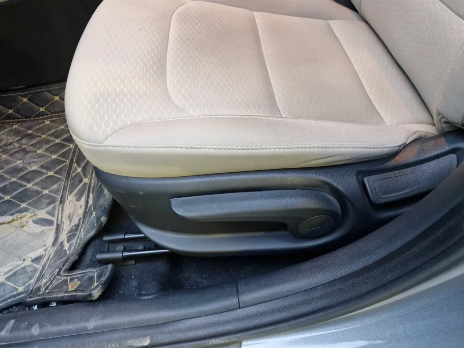 2019 Hyundai Elantra GLS 