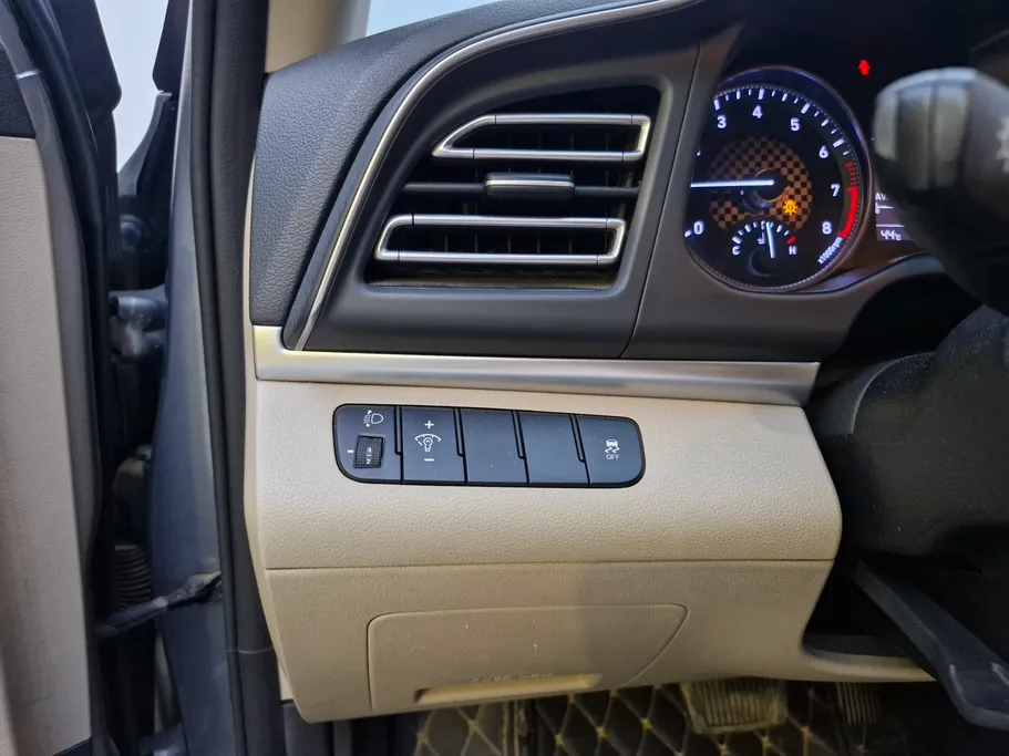 2019 Hyundai Elantra GLS 
