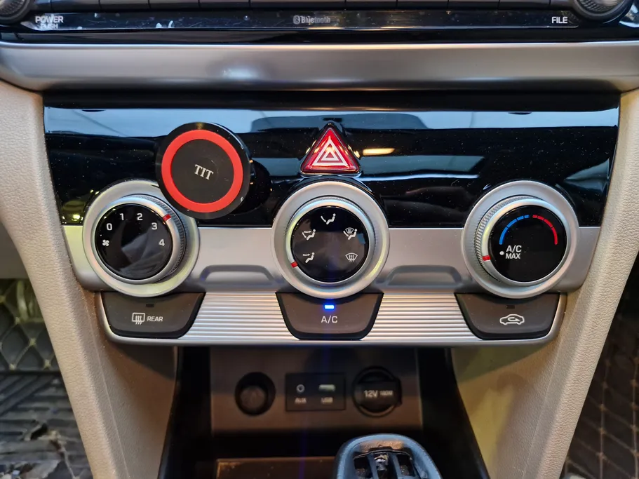 2019 Hyundai Elantra GLS 