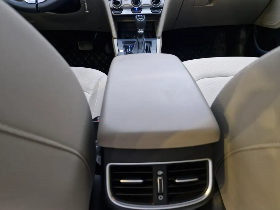 2019 Hyundai Elantra GLS 