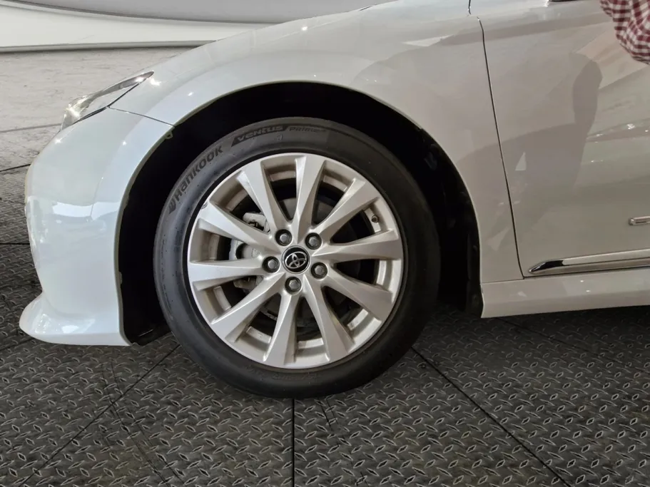2020 Toyota Camry  GLE 