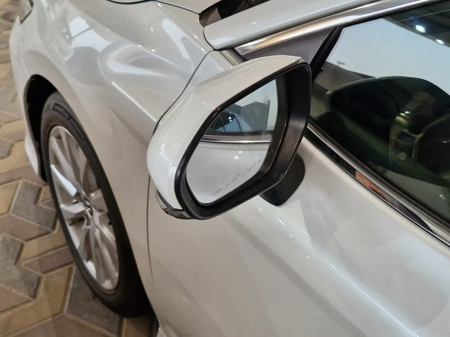 2020 Toyota Camry  GLE 