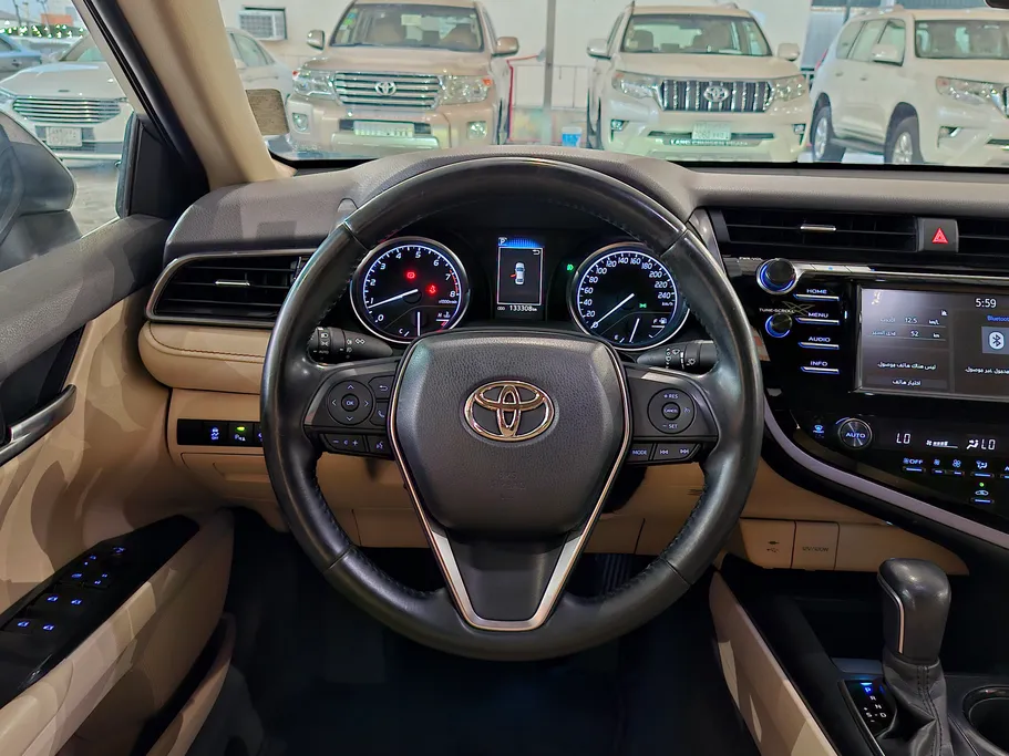 2020 Toyota Camry  GLE 