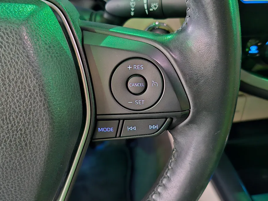 2020 Toyota Camry  GLE 
