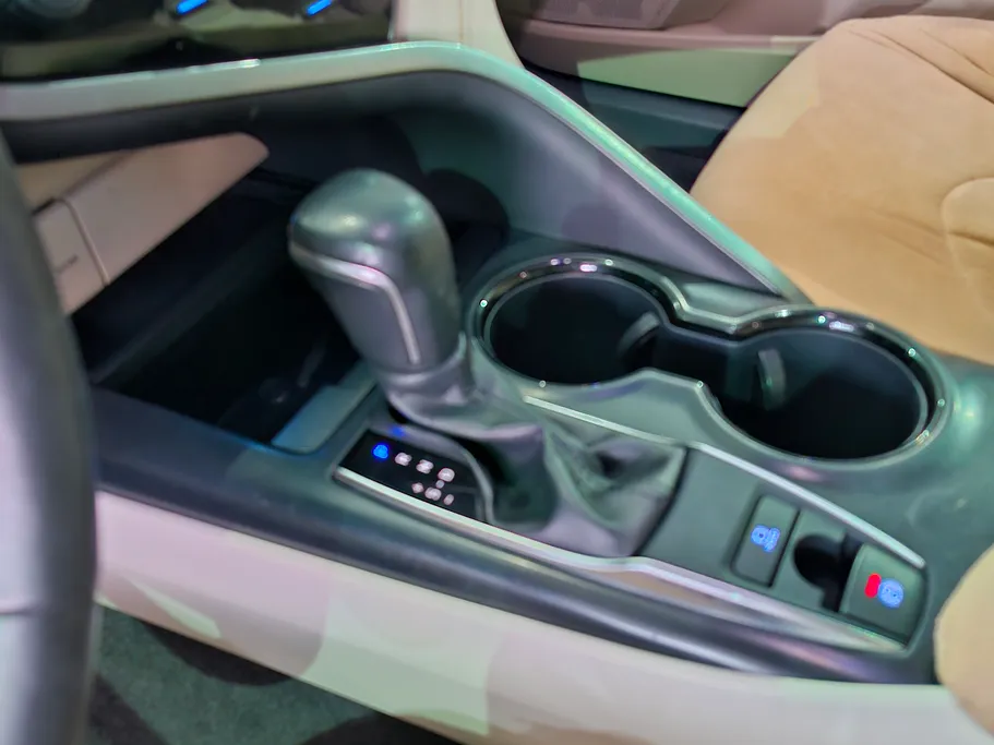 2020 Toyota Camry  GLE 
