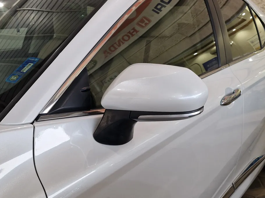 2020 Toyota Camry  GLE 