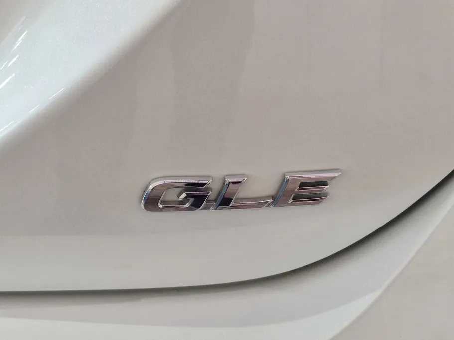 2020 Toyota Camry  GLE 