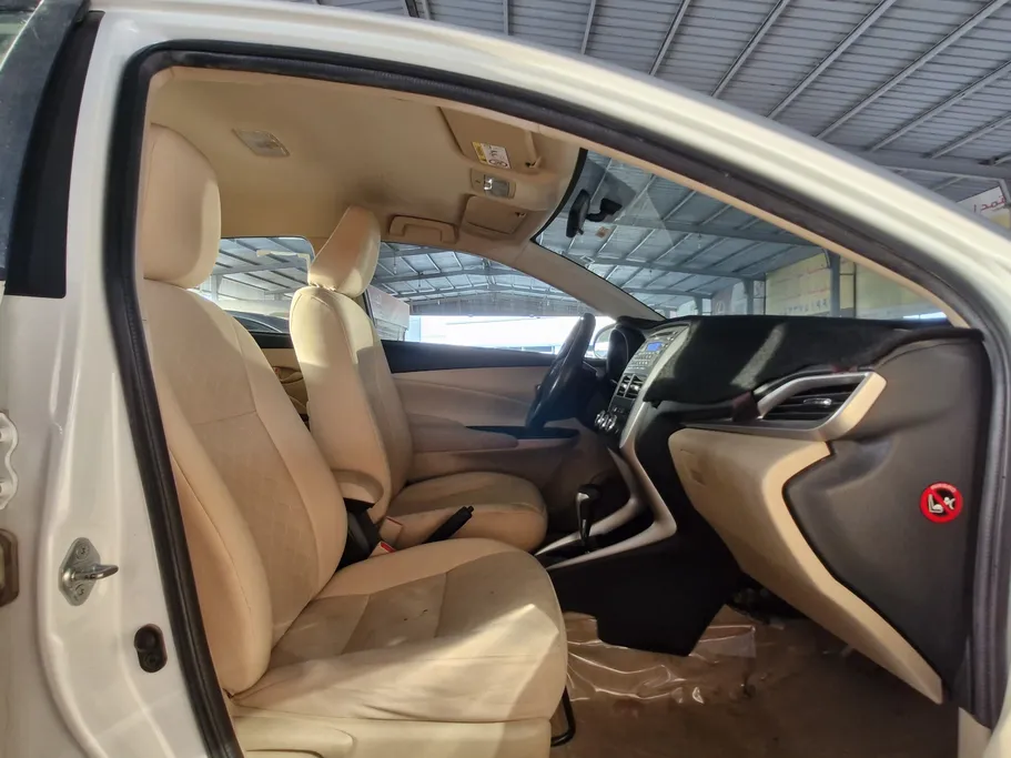 2019 Toyota Yaris  Y 