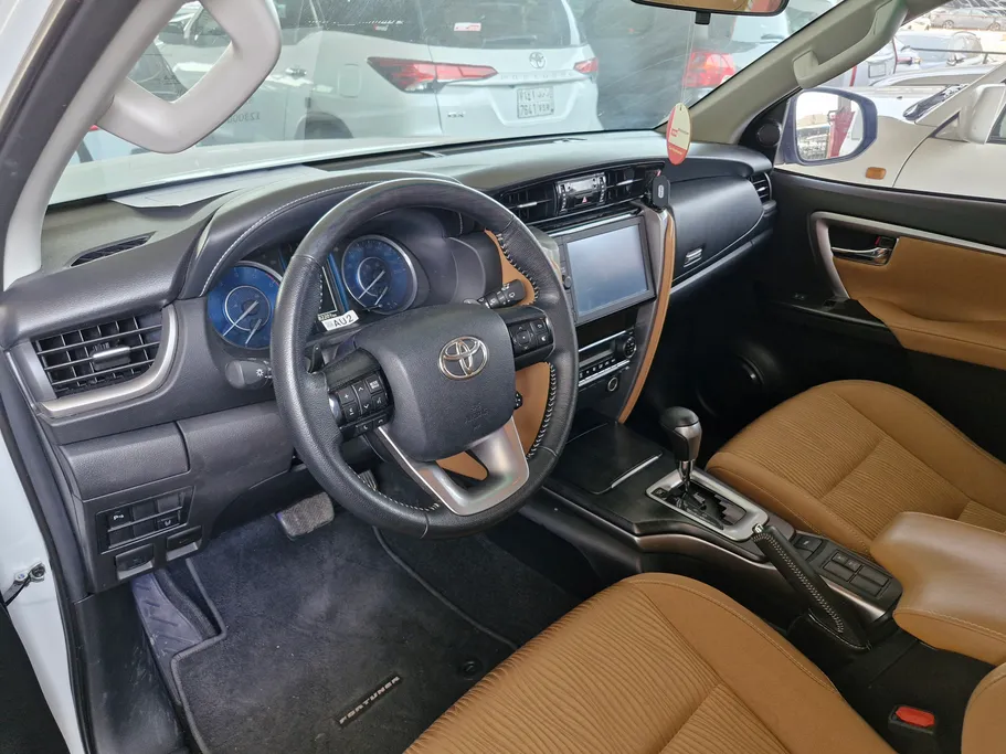2023 Toyota Fortuner VX 
