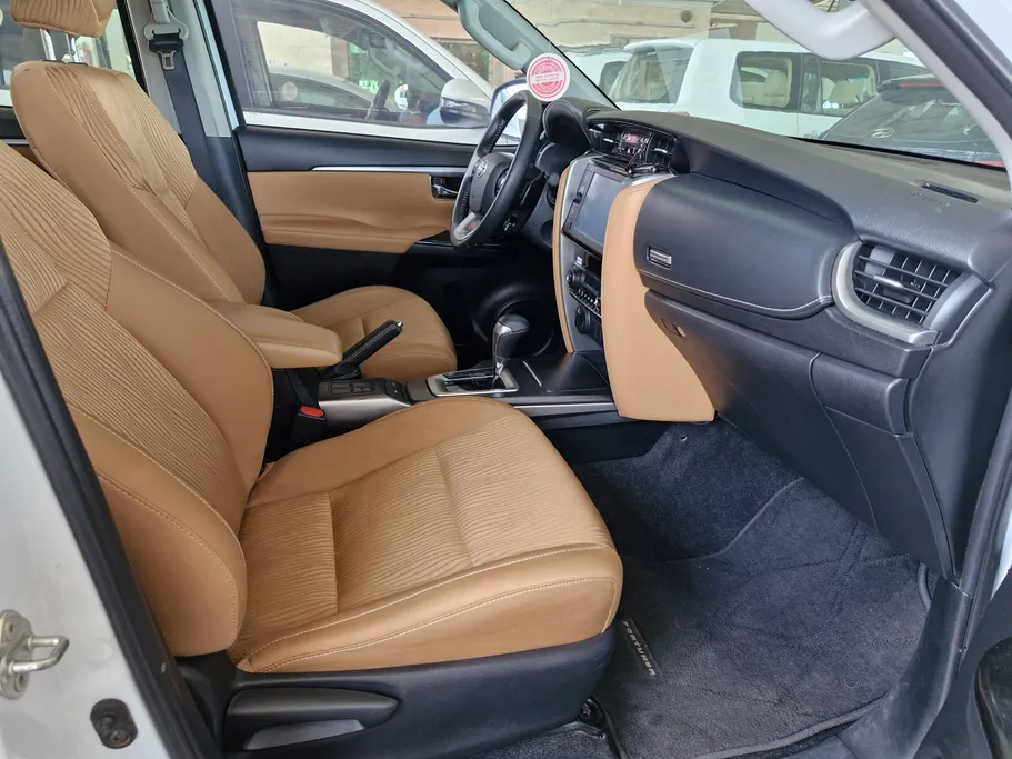 2023 Toyota Fortuner VX 