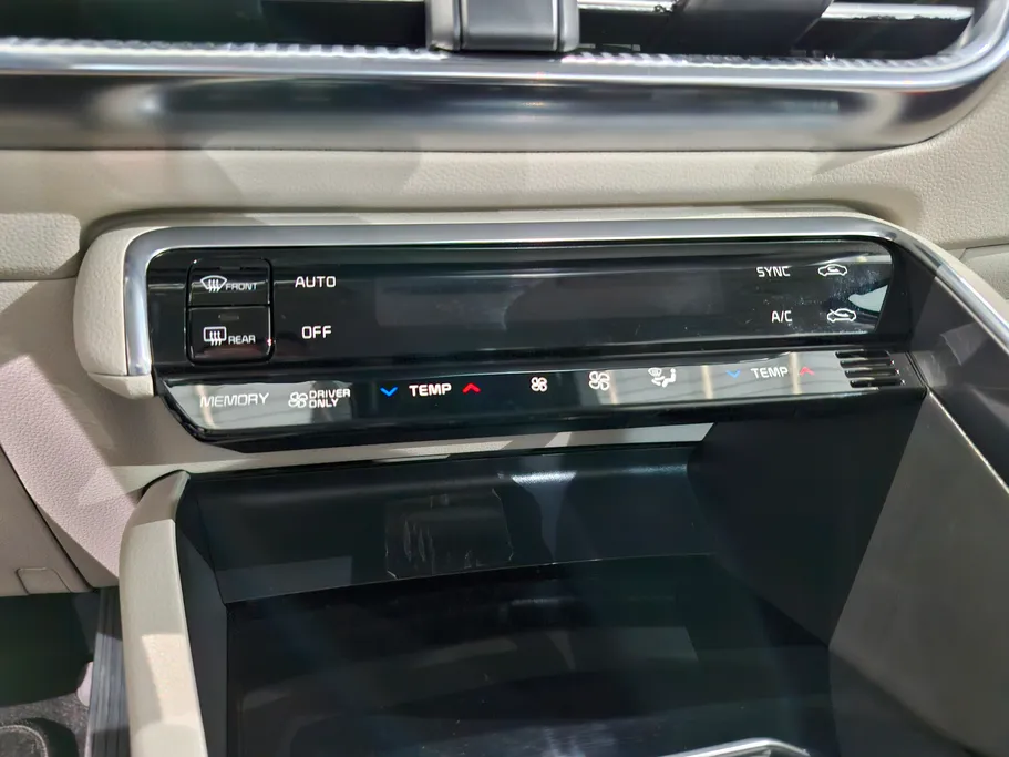 2023 Kia K5 GL MID 