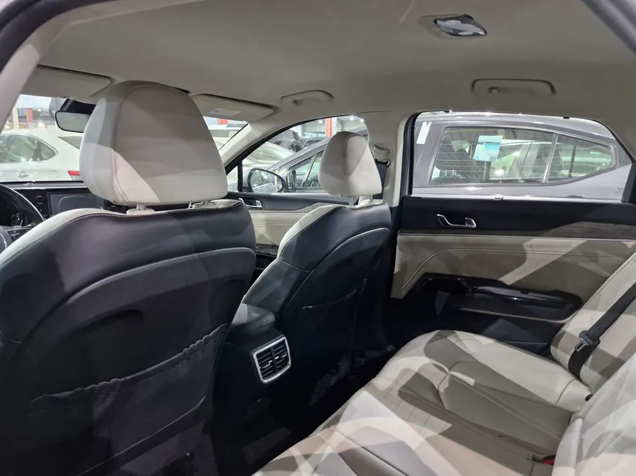 2023 Kia K5 GL MID 