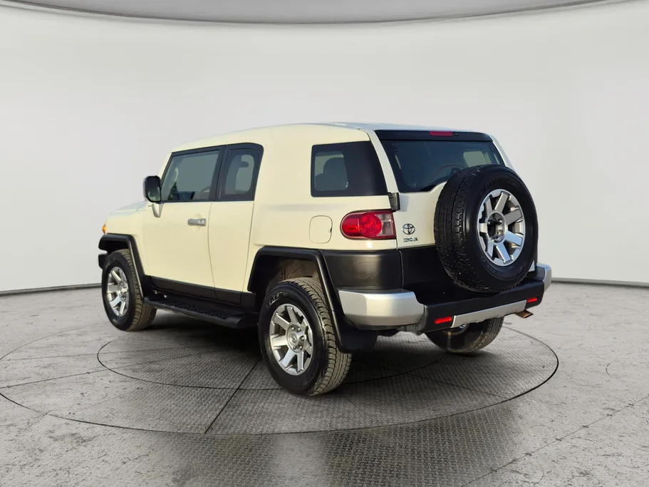 تويوتا اف جي FJ Cruiser 2023 