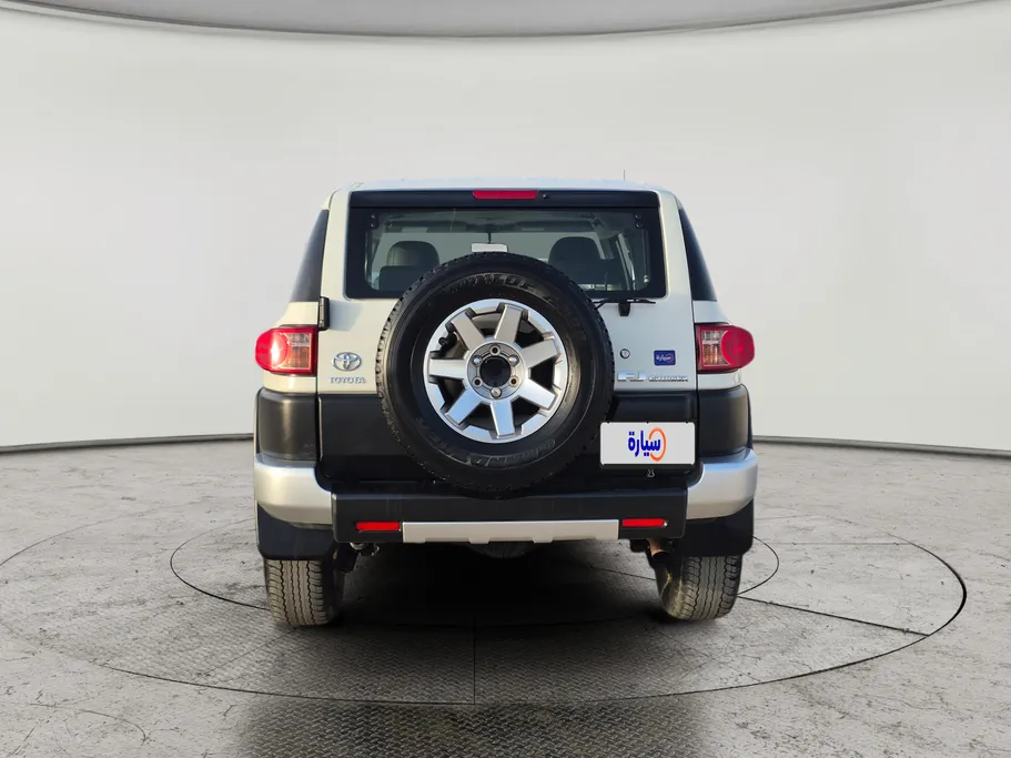 تويوتا اف جي FJ Cruiser 2023 