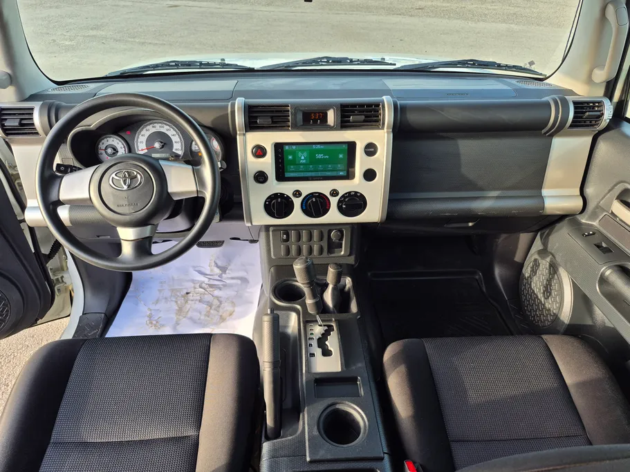 تويوتا اف جي FJ Cruiser 2023 