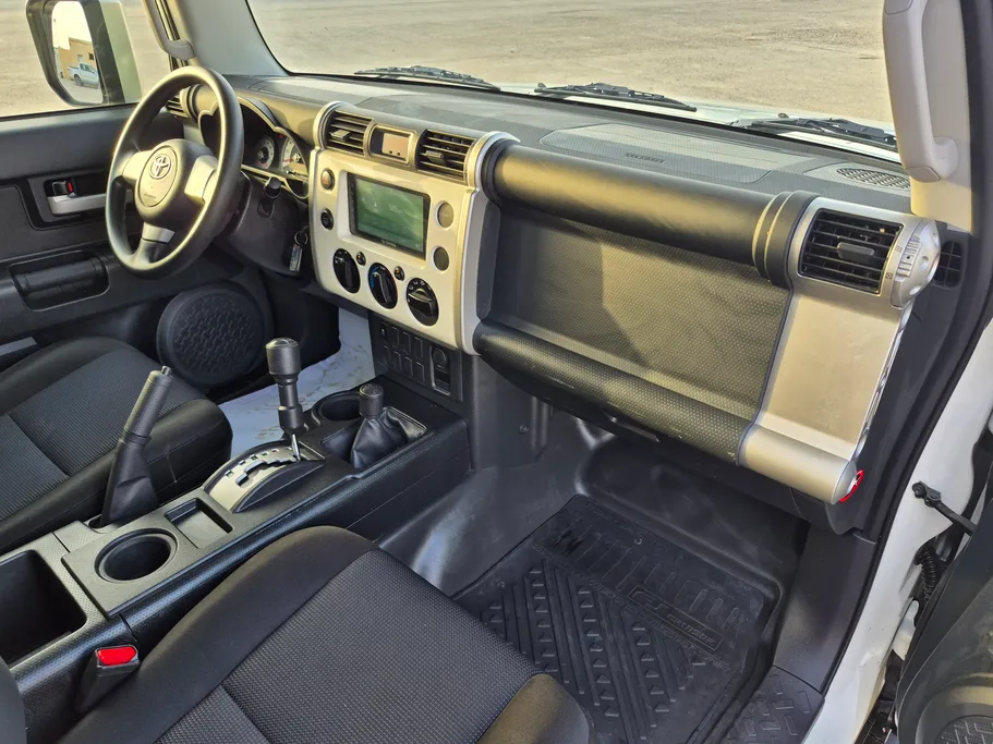 تويوتا اف جي FJ Cruiser 2023 