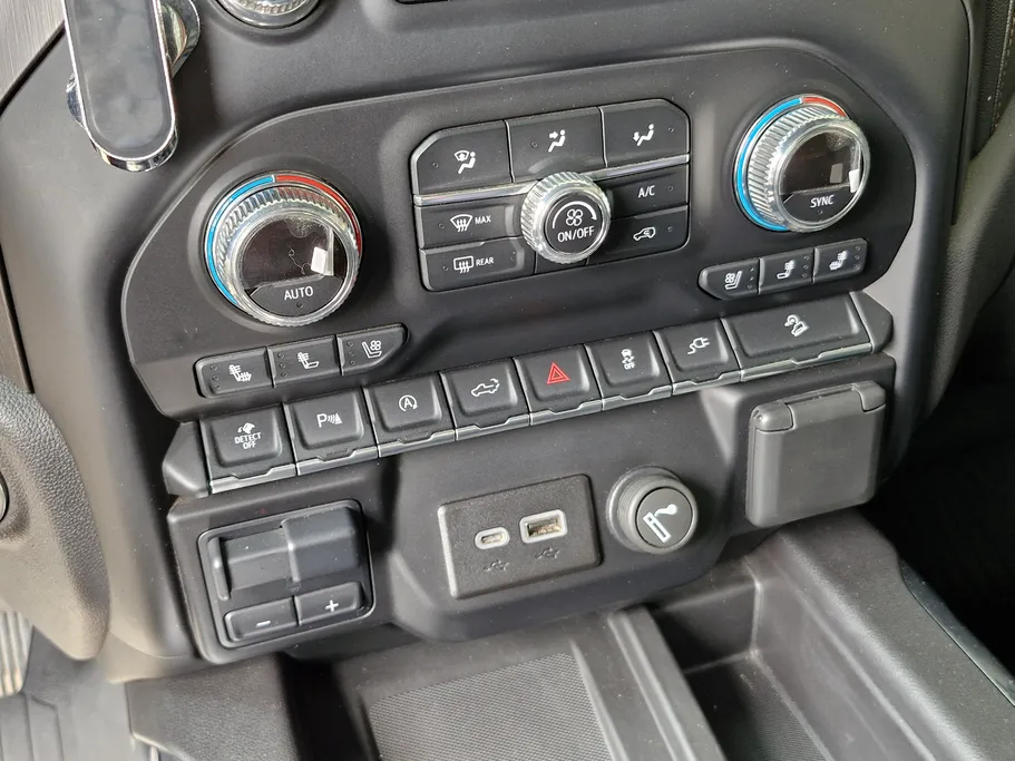 2022 GMC Sierra AT4 