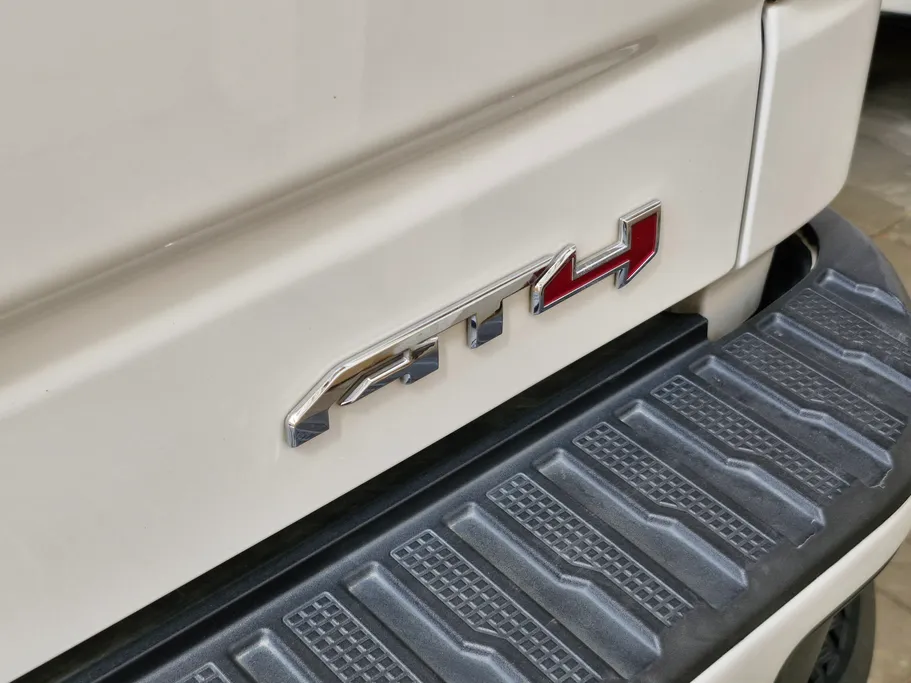 2022 GMC Sierra AT4 