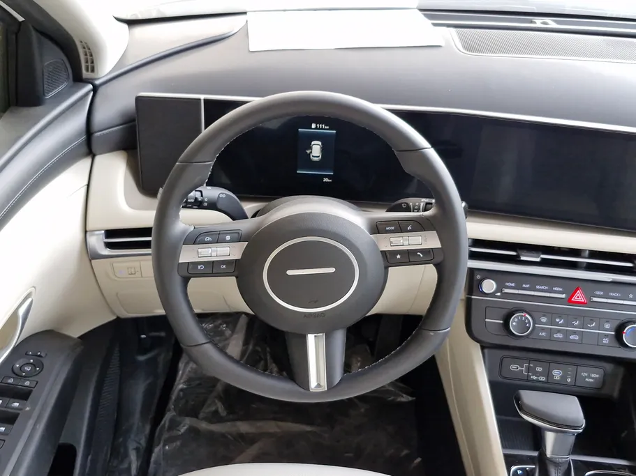 2025 Hyundai Tucson SMART (Two Tone) 