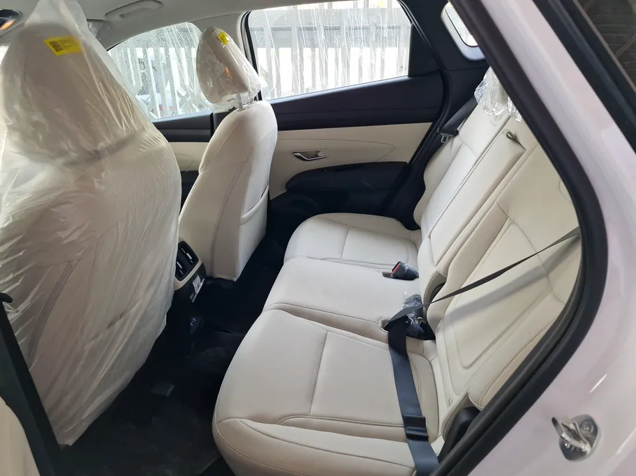 2025 Hyundai Tucson SMART (Two Tone) 