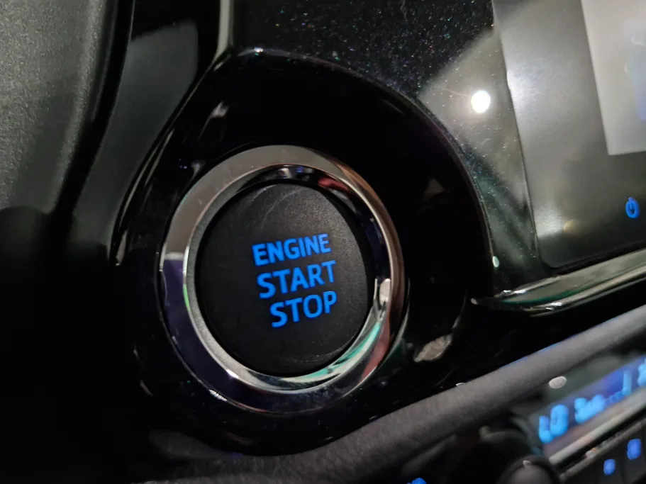 2025 Toyota Hilux SGLX 4X4 AT DSL 