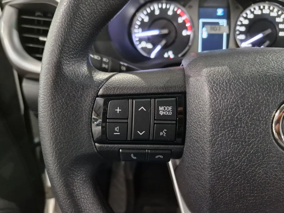 2025 Toyota Hilux SGLX 4X4 AT DSL 