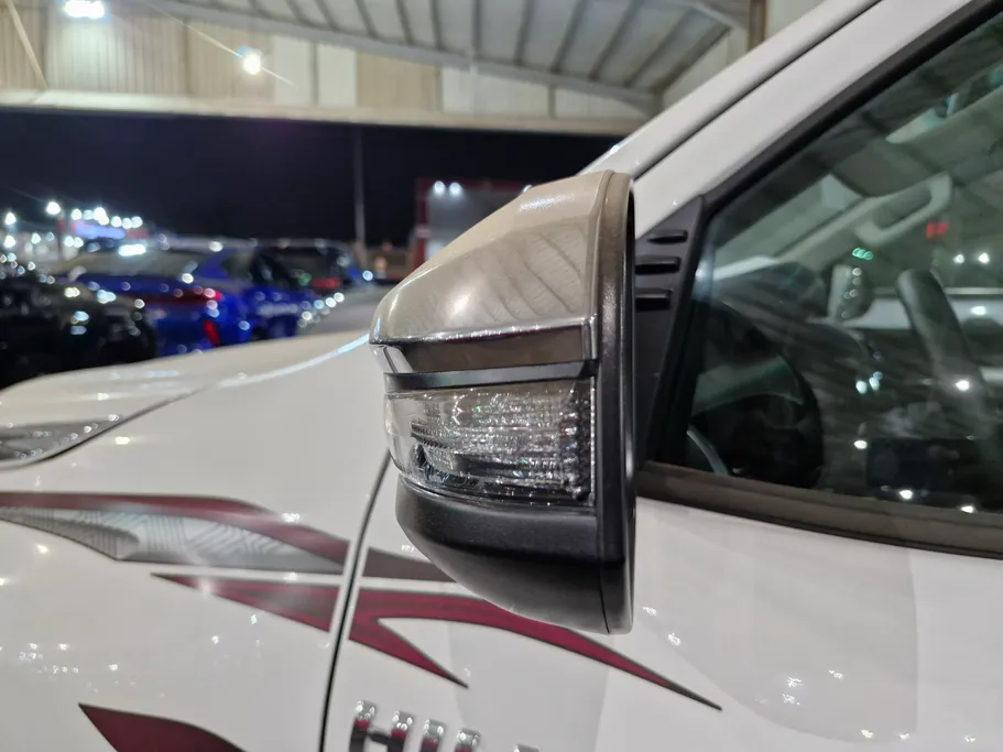 2025 Toyota Hilux SGLX 4X4 AT DSL 