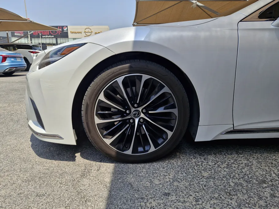 لكزس LS 500 BH Hybrid 2023 