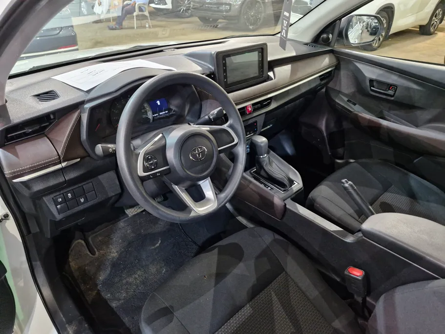 2024 Toyota Yaris  Y 