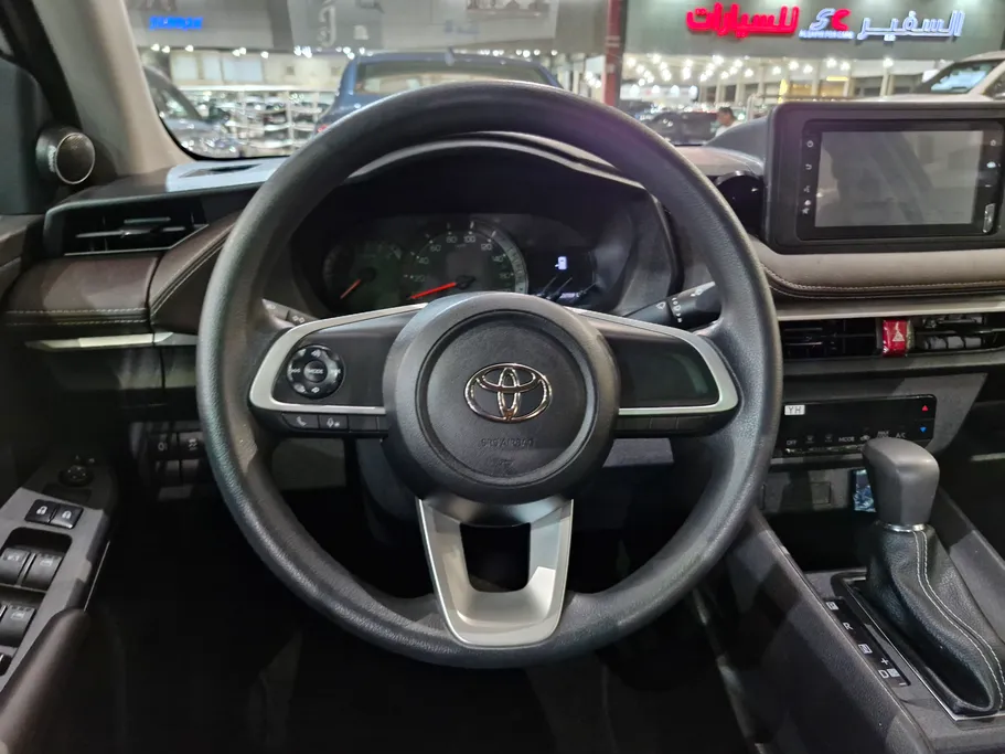 2024 Toyota Yaris  Y 