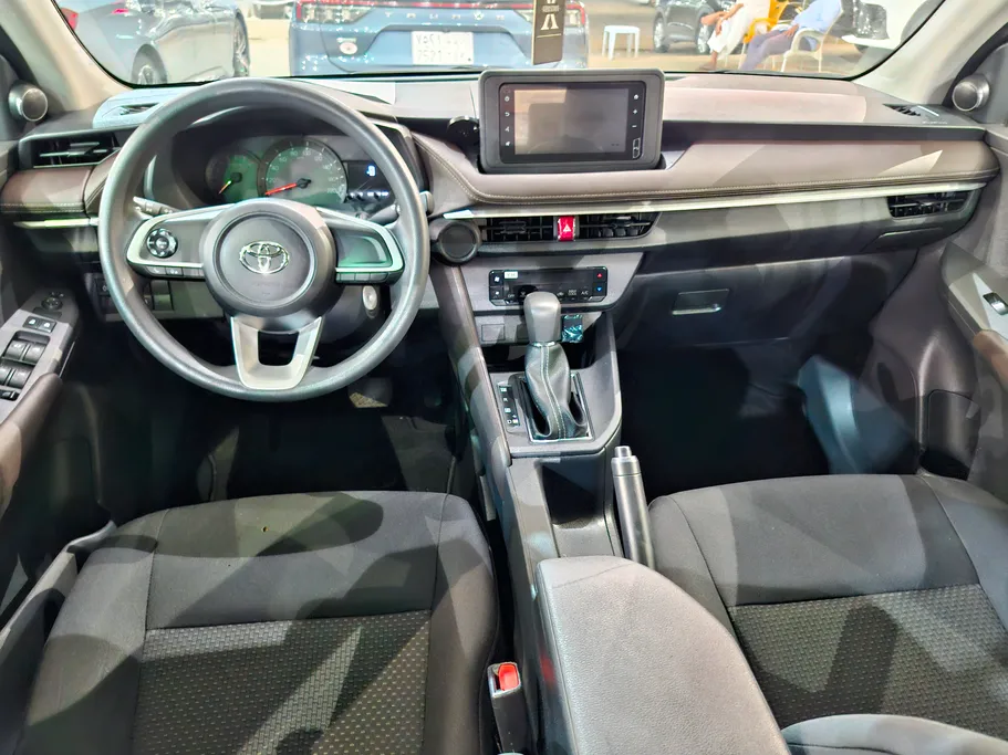 2024 Toyota Yaris  Y 