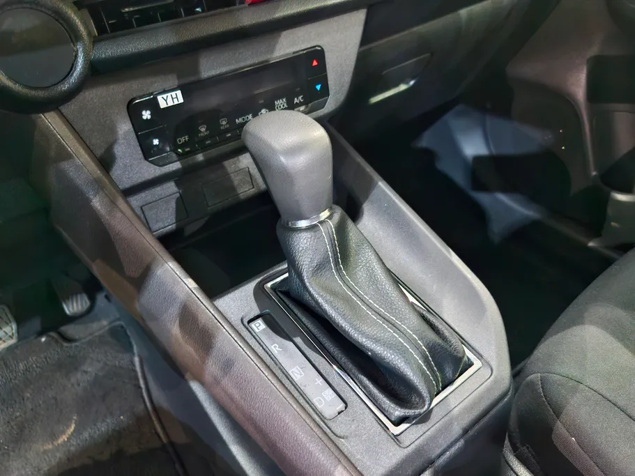 2024 Toyota Yaris  Y 
