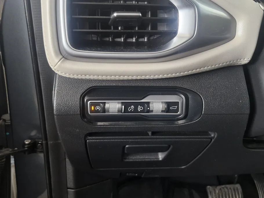 2022 Geely Okavango Comfort
