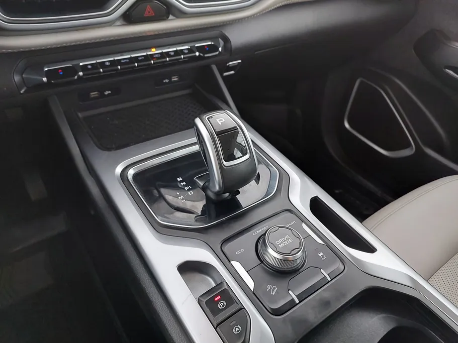 2022 Geely Okavango Comfort 