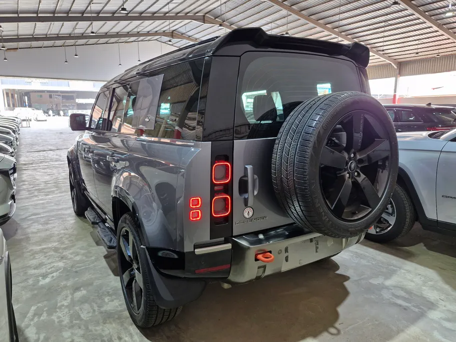 2022 Range Rover Defender 110X 