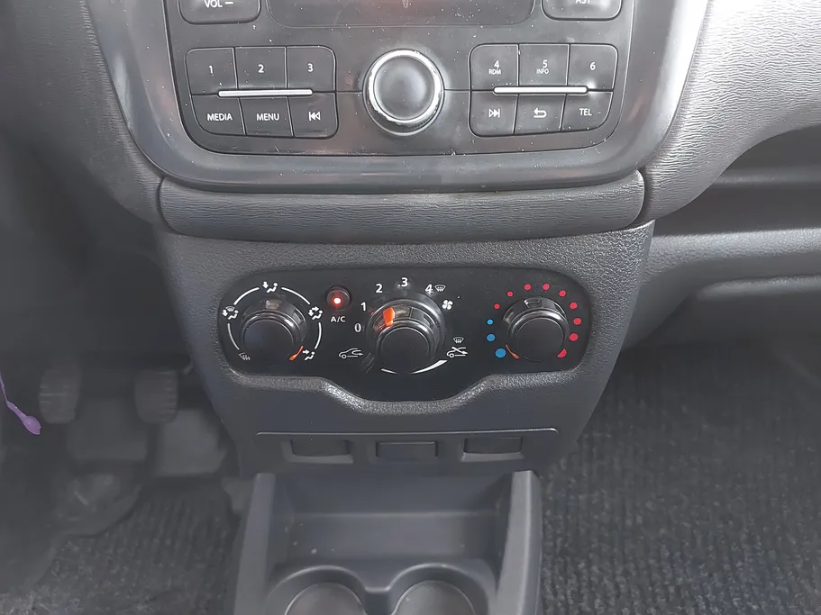 2021 Renault Docker Van بضاعة 