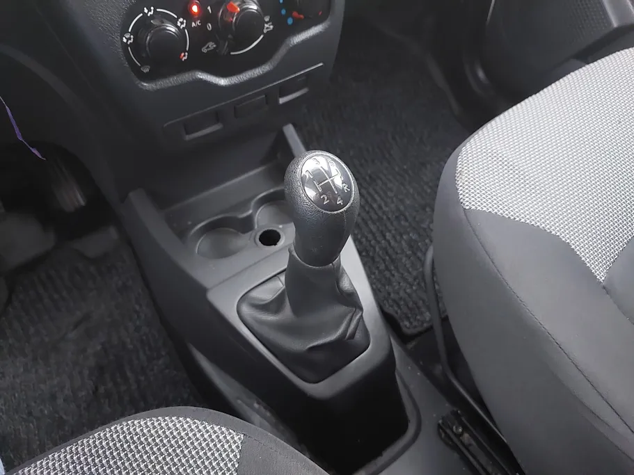 2021 Renault Docker Van بضاعة 