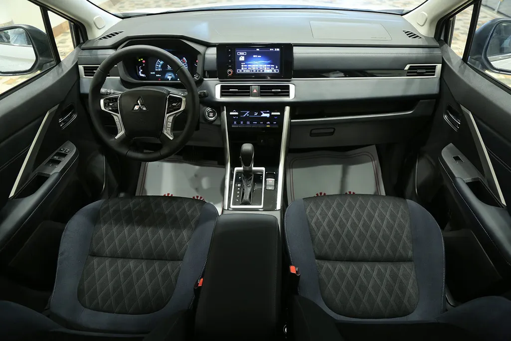 ميتسوبيشي إكسباندر كروس  2025 