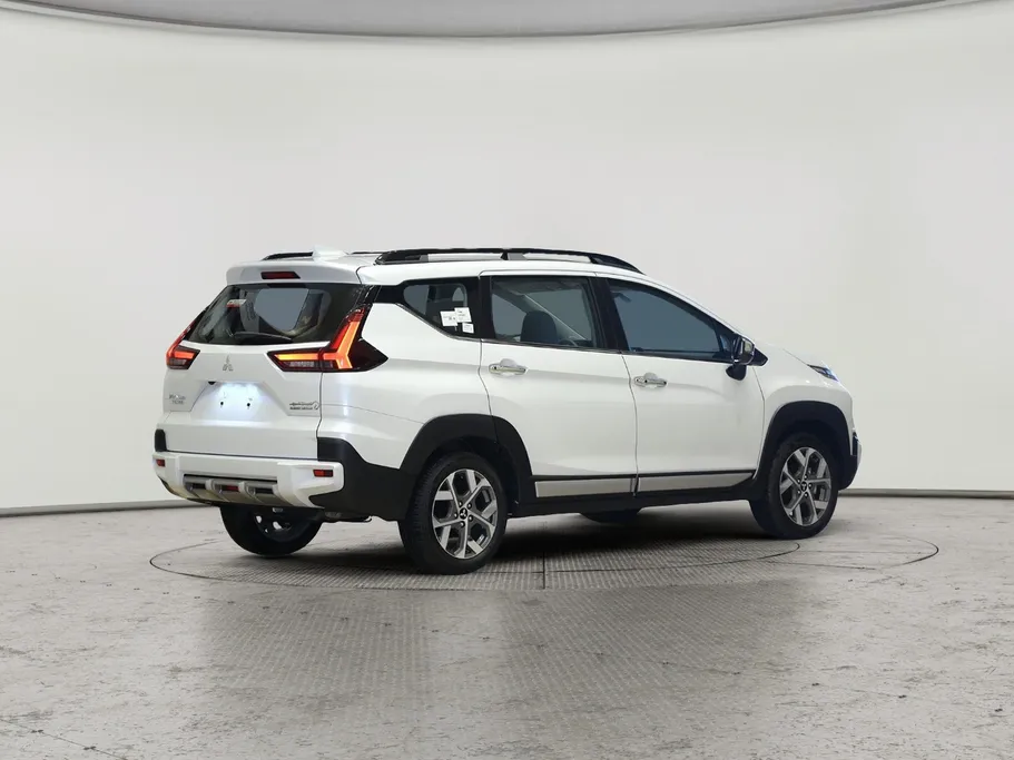 ميتسوبيشي إكسباندر كروس  2025 