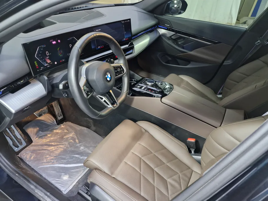 2024 BMW 5 Series 520i 